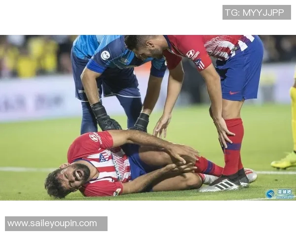 足球明星左腿受伤引发关注女球迷心痛不已的瞬间回顾 足球明星左腿受伤引发关注女球迷心痛不已的瞬间回顾